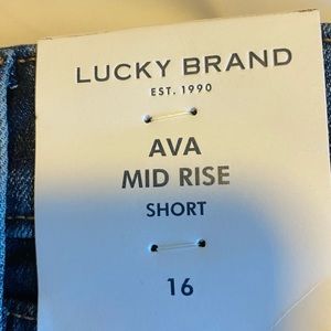 Lucky Brand advanced stretch AVA mid rise jean short size 16/33